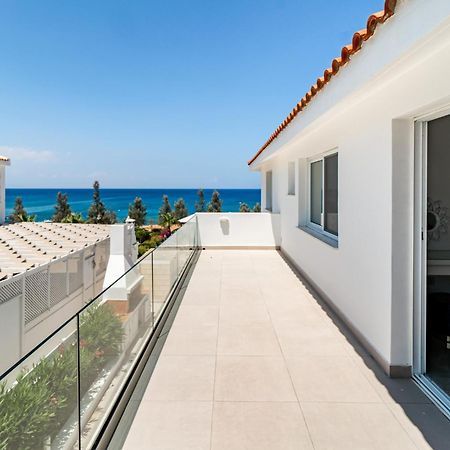 Beach Front Aqua Marina By Ezoria Villas Paralimni Dış mekan fotoğraf