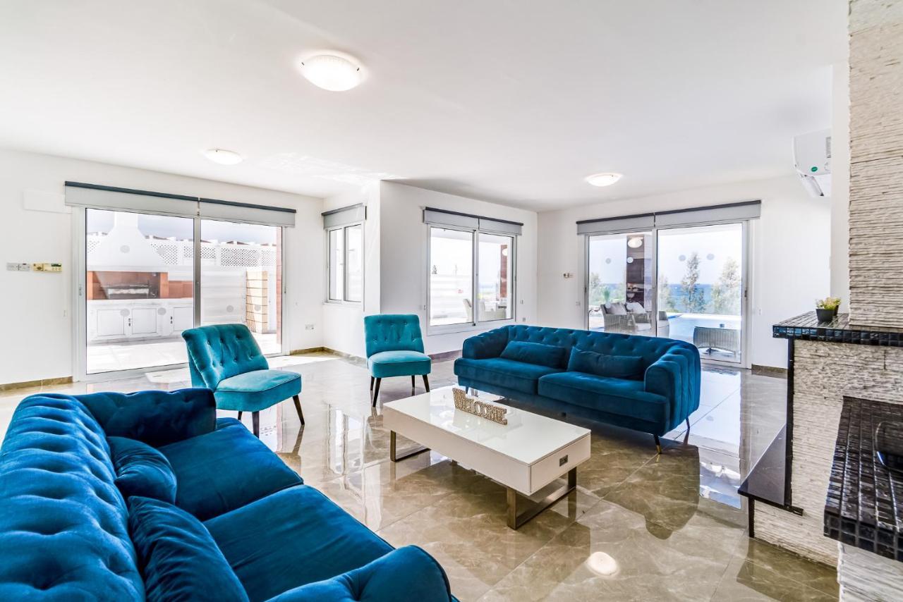 Beach Front Aqua Marina By Ezoria Villas Paralimni Dış mekan fotoğraf