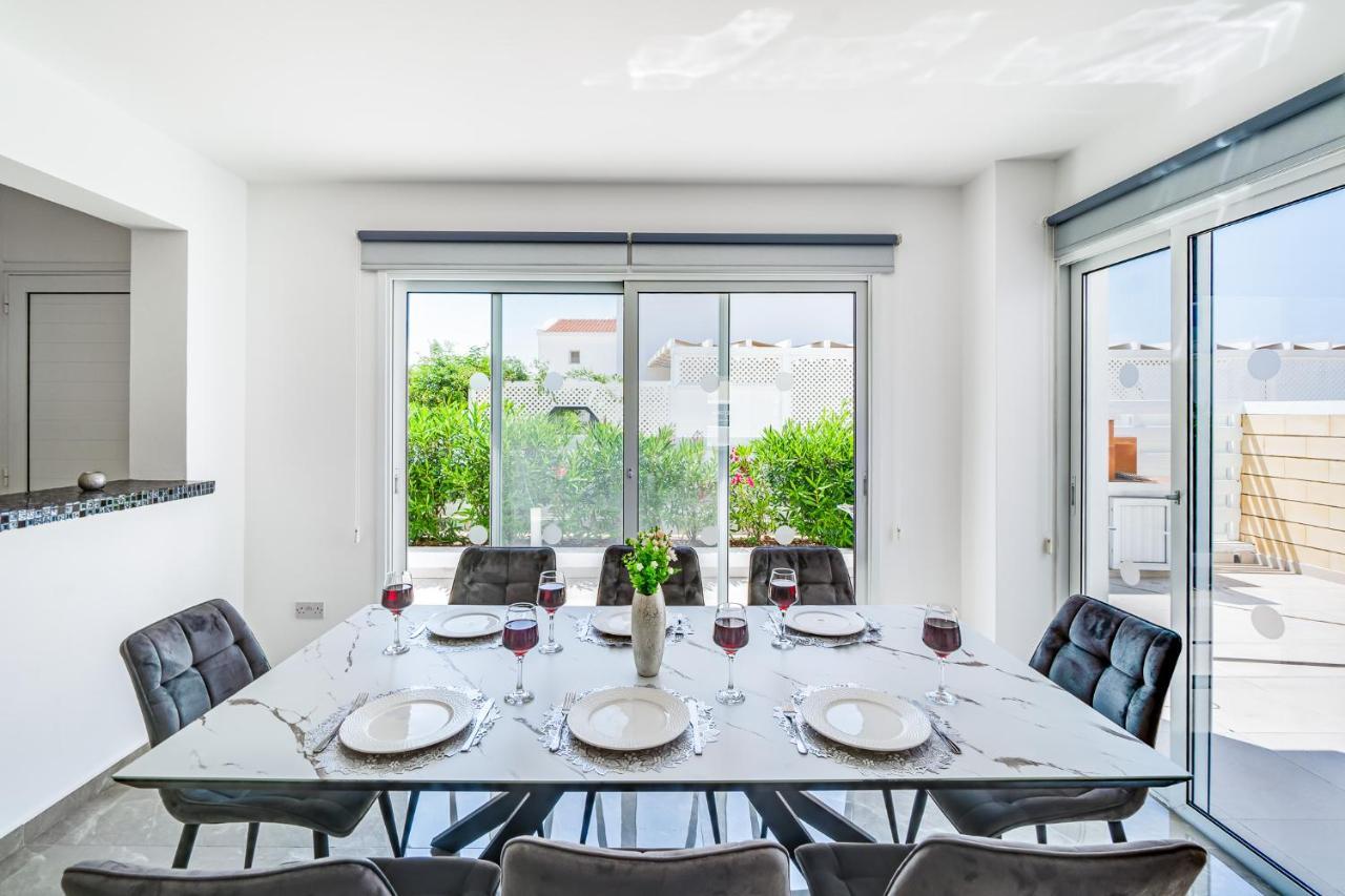 Beach Front Aqua Marina By Ezoria Villas Paralimni Dış mekan fotoğraf
