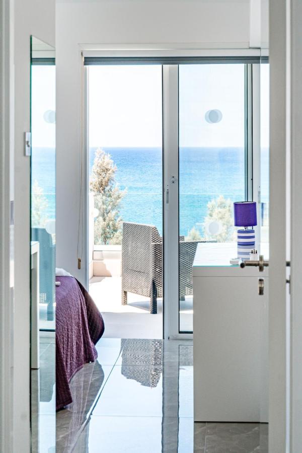 Beach Front Aqua Marina By Ezoria Villas Paralimni Dış mekan fotoğraf