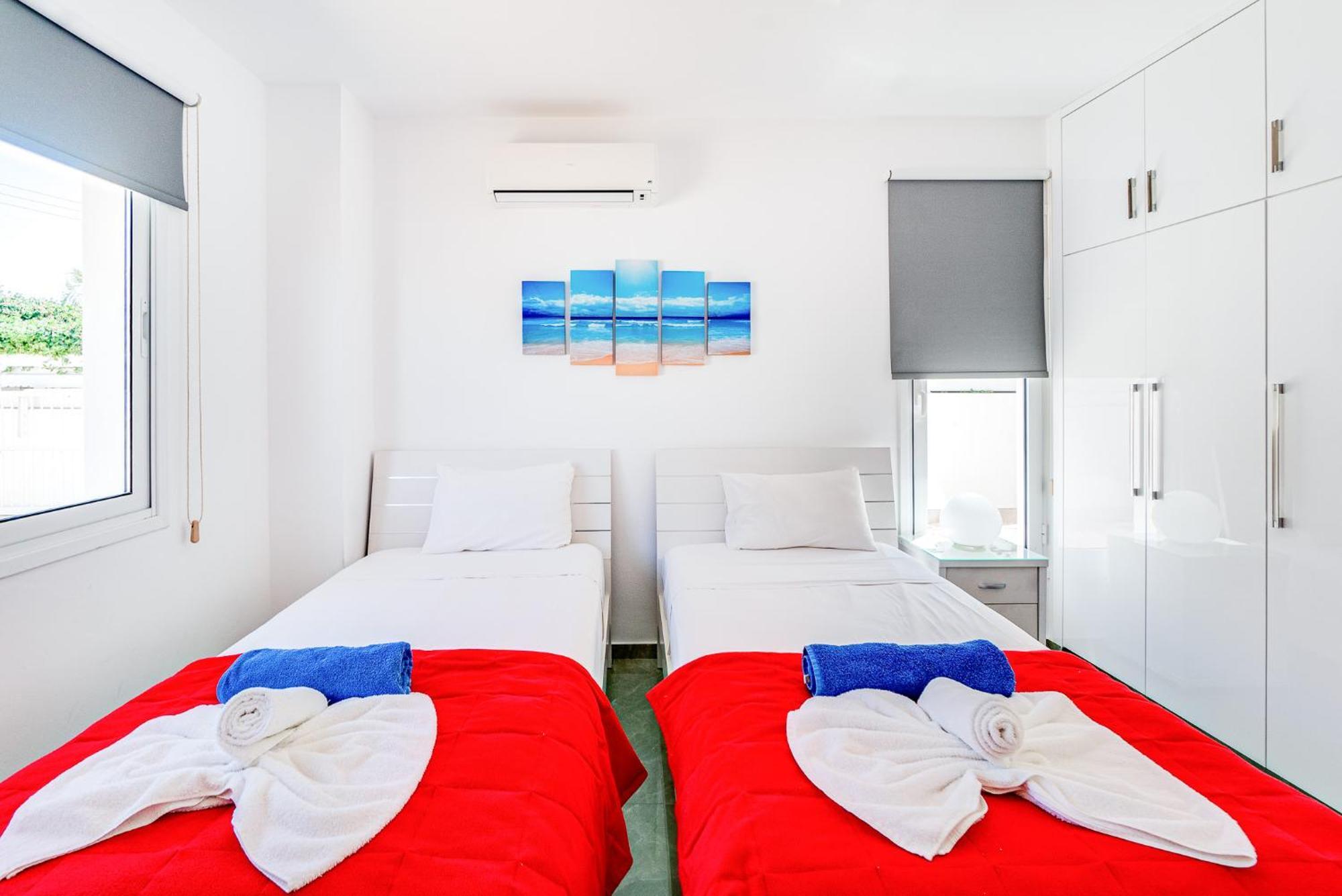 Beach Front Aqua Marina By Ezoria Villas Paralimni Dış mekan fotoğraf