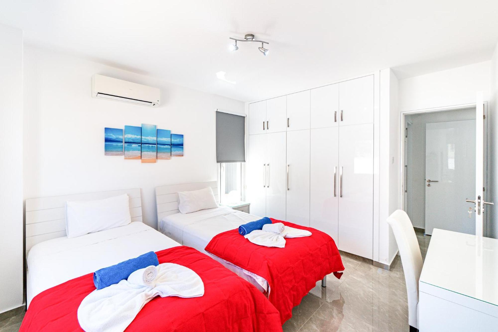 Beach Front Aqua Marina By Ezoria Villas Paralimni Dış mekan fotoğraf