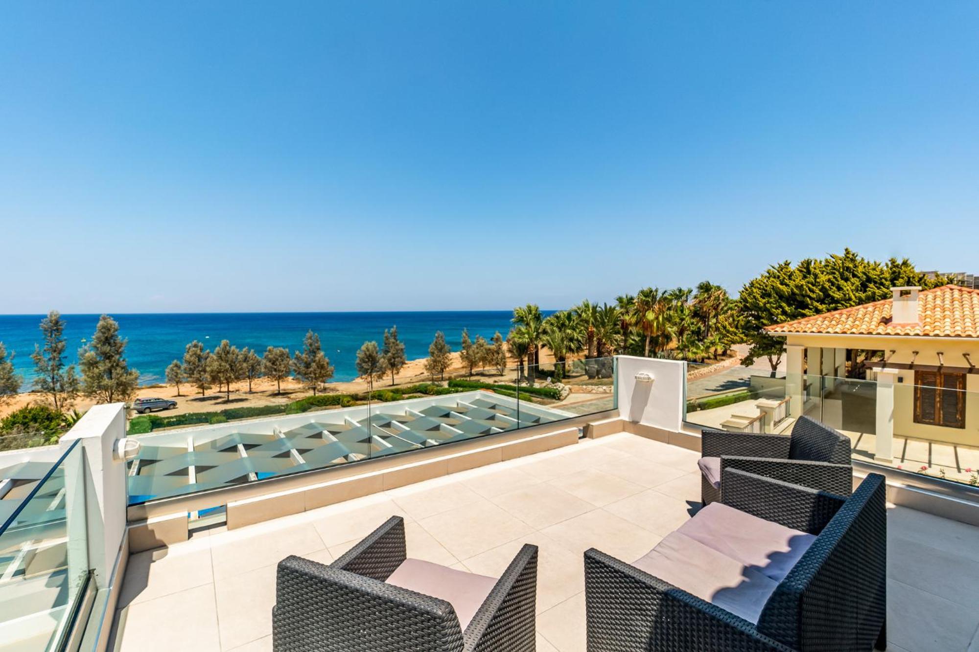 Beach Front Aqua Marina By Ezoria Villas Paralimni Dış mekan fotoğraf